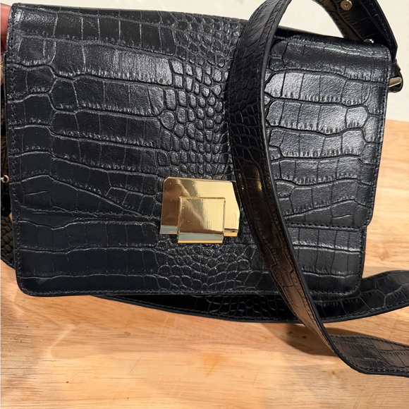 Camelia Roma black, croc-embossed leather crossbody bag - Picture 3 of 5